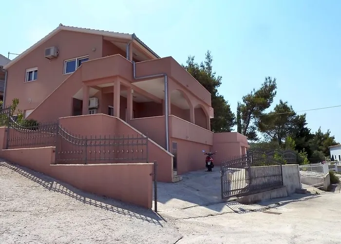 Tamaris Τρογκίρ