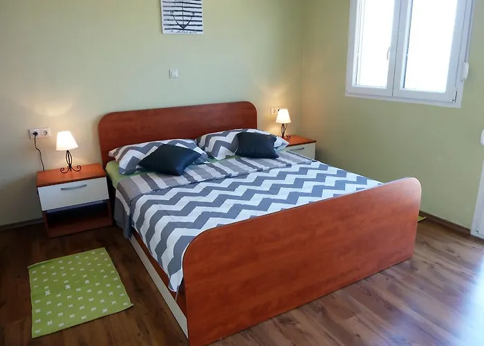 Tamaris تروغير